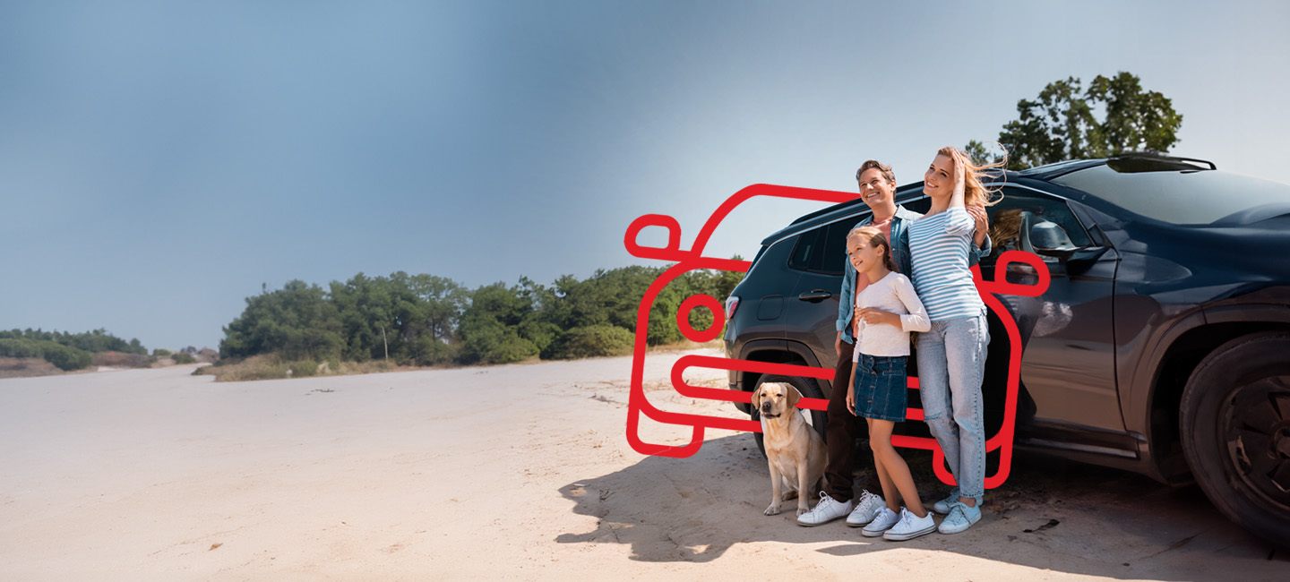 Família feliz com o seu carro porque têm o Seguro Auto.